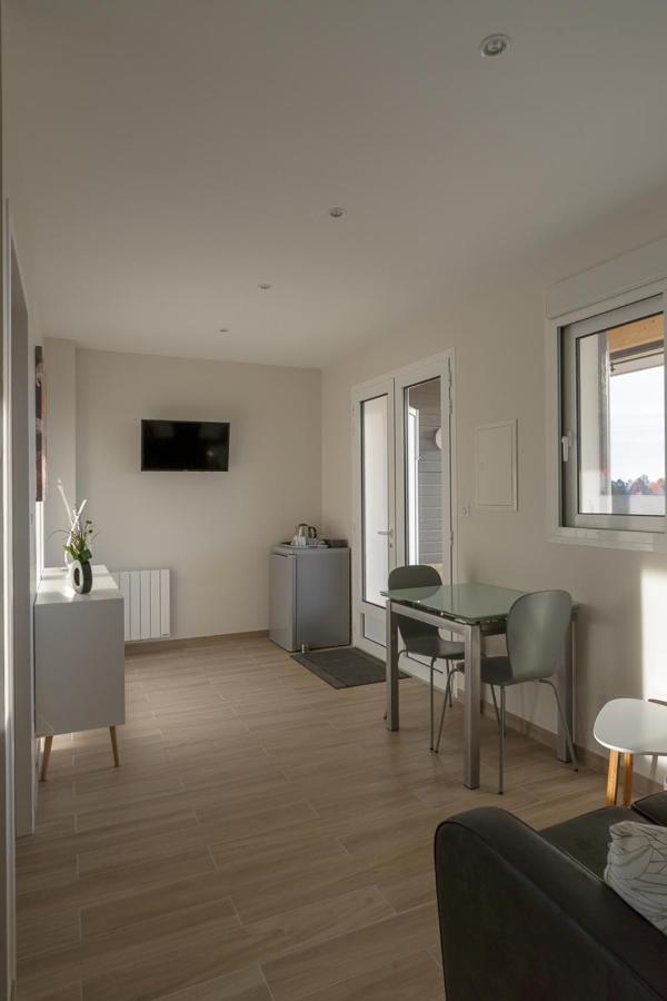 Les Raisins Du Bonheur Bed & Breakfast Puisseguin Dış mekan fotoğraf