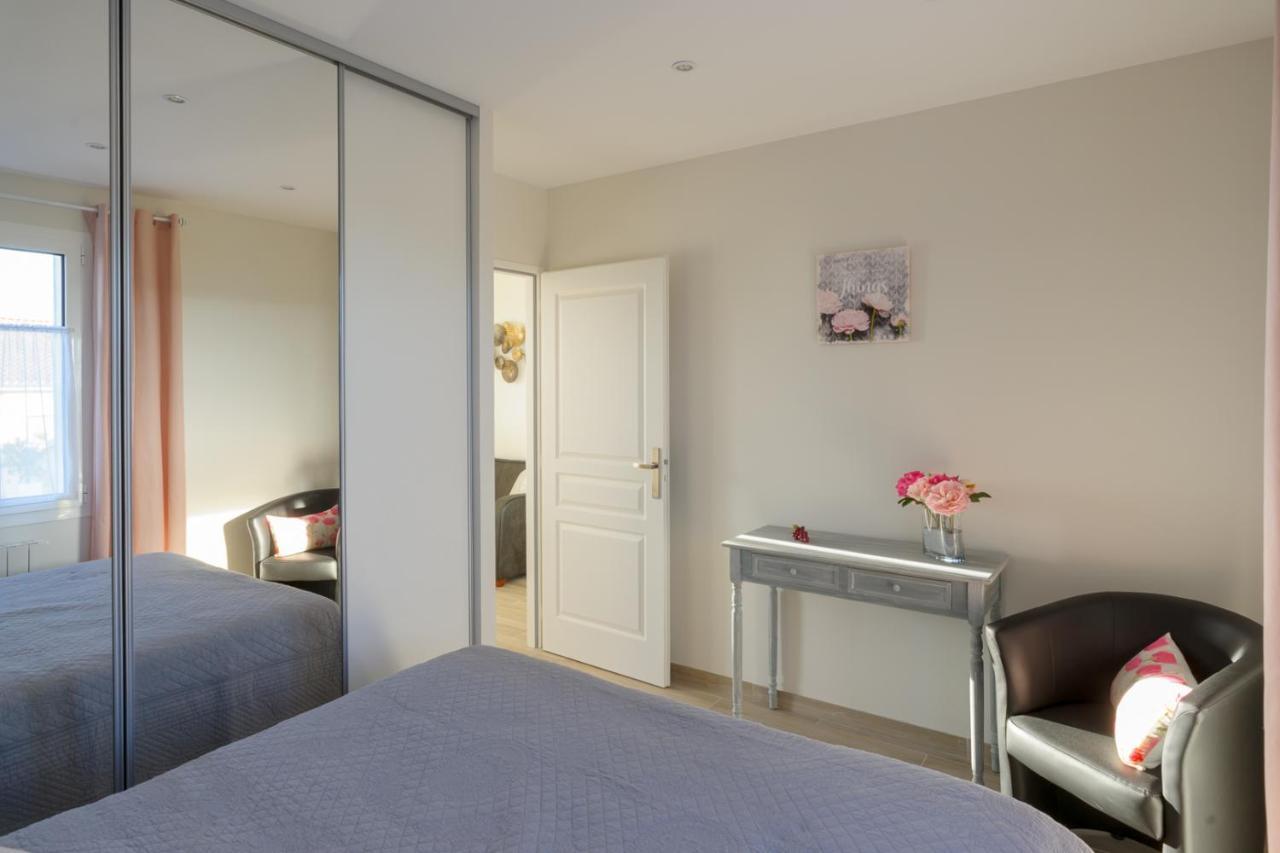 Les Raisins Du Bonheur Bed & Breakfast Puisseguin Dış mekan fotoğraf