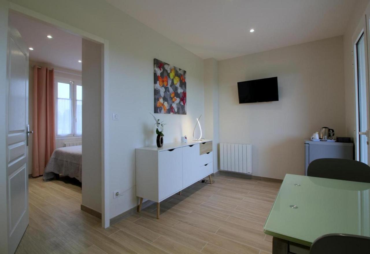 Les Raisins Du Bonheur Bed & Breakfast Puisseguin Dış mekan fotoğraf
