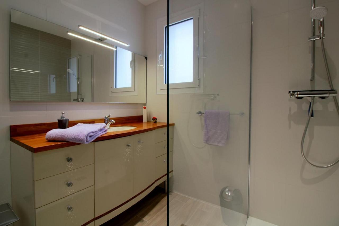 Les Raisins Du Bonheur Bed & Breakfast Puisseguin Dış mekan fotoğraf